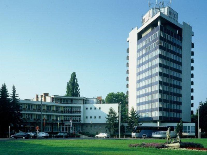 Hotel Nagyerdo Debrecen Luaran gambar
