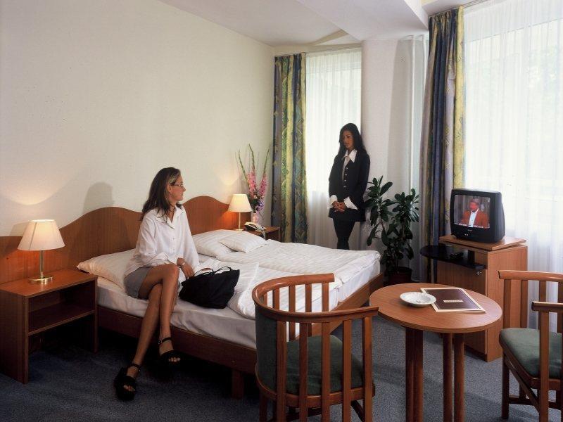 Hotel Nagyerdo Debrecen Luaran gambar
